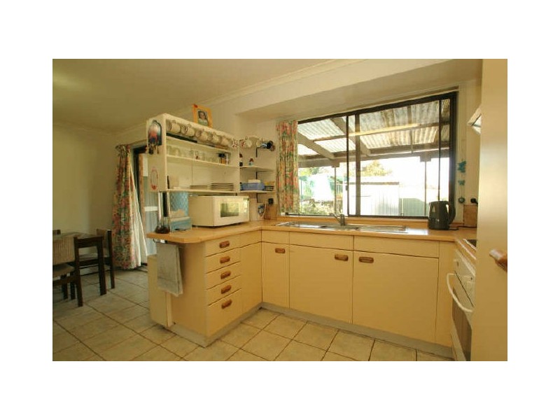8 Blue Mist Close, Sussex Inlet NSW 2540