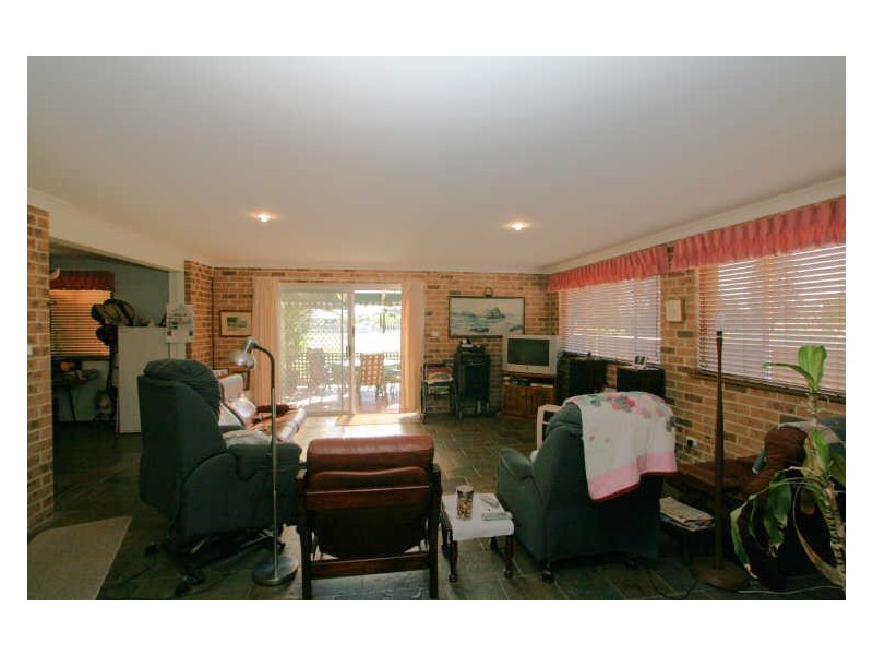 1 Corang Avenue, Sussex Inlet NSW 2540