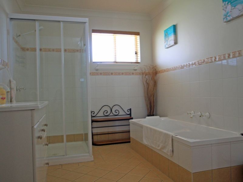 26 Lyons Road, Sussex Inlet NSW 2540