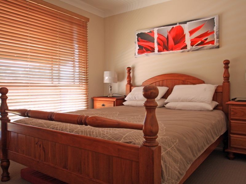 26 Lyons Road, Sussex Inlet NSW 2540