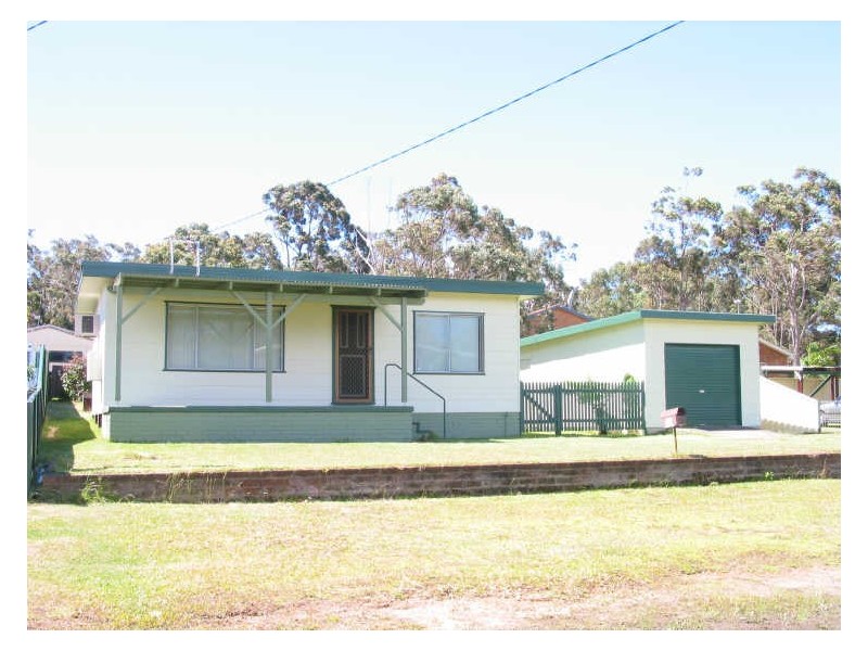 33 Lakehaven Drive, Sussex Inlet NSW 2540