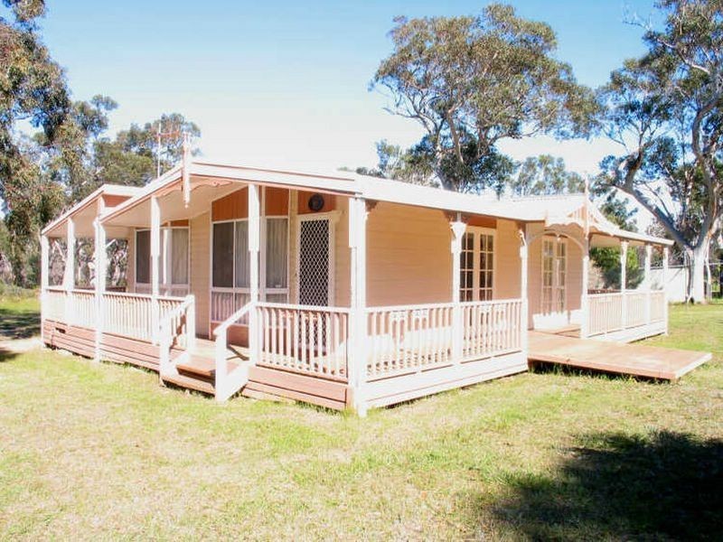 4 Pearl Close, Sussex Inlet NSW 2540