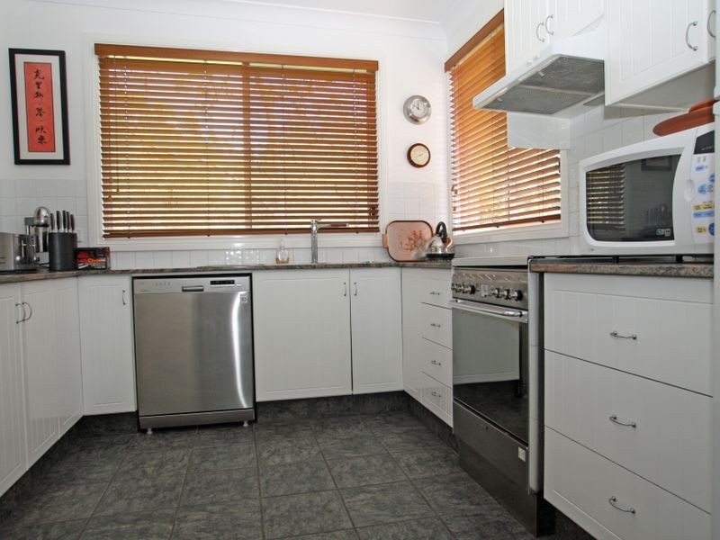 11 Lakeland Avenue, Berrara NSW 2540