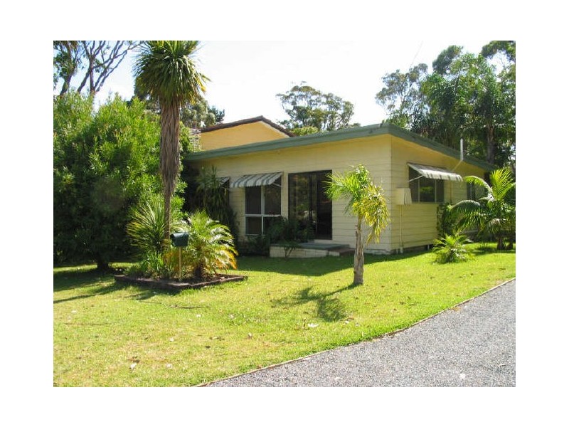 41 Government Road, Sussex Inlet NSW 2540