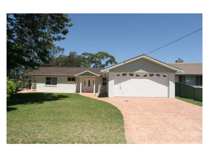 10 Lagoon Crescent, Sussex Inlet NSW 2540