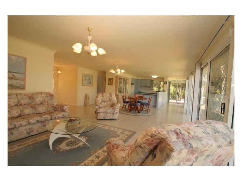 10 Lagoon Crescent, Sussex Inlet NSW 2540