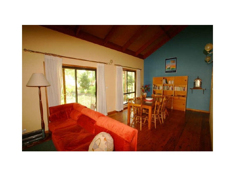 6 Blue Mist Close, Sussex Inlet NSW 2540