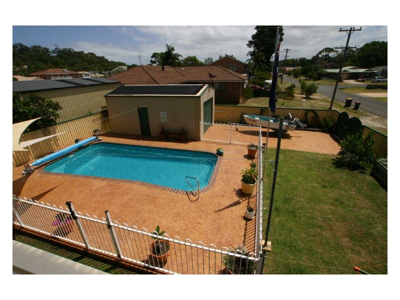 1 Edgewater Avenue, Sussex Inlet NSW 2540