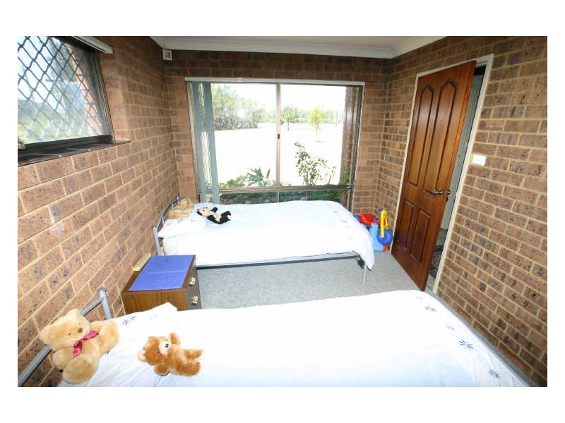 1 Edgewater Avenue, Sussex Inlet NSW 2540