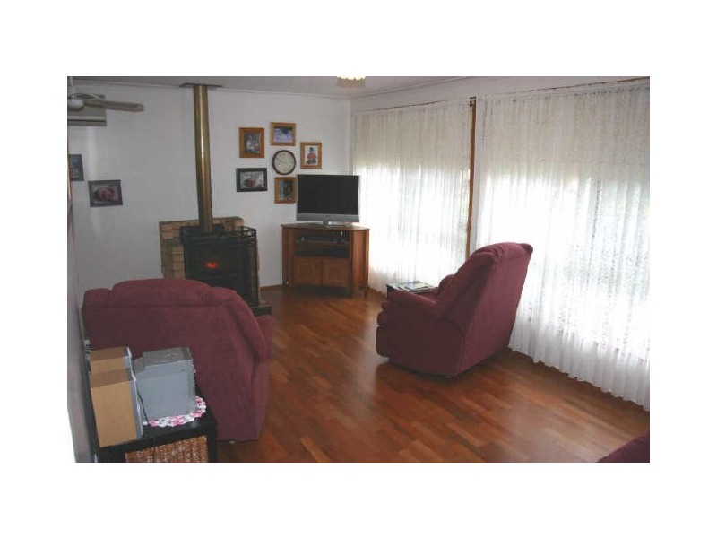 3 Lakeshore Parade, Sussex Inlet NSW 2540