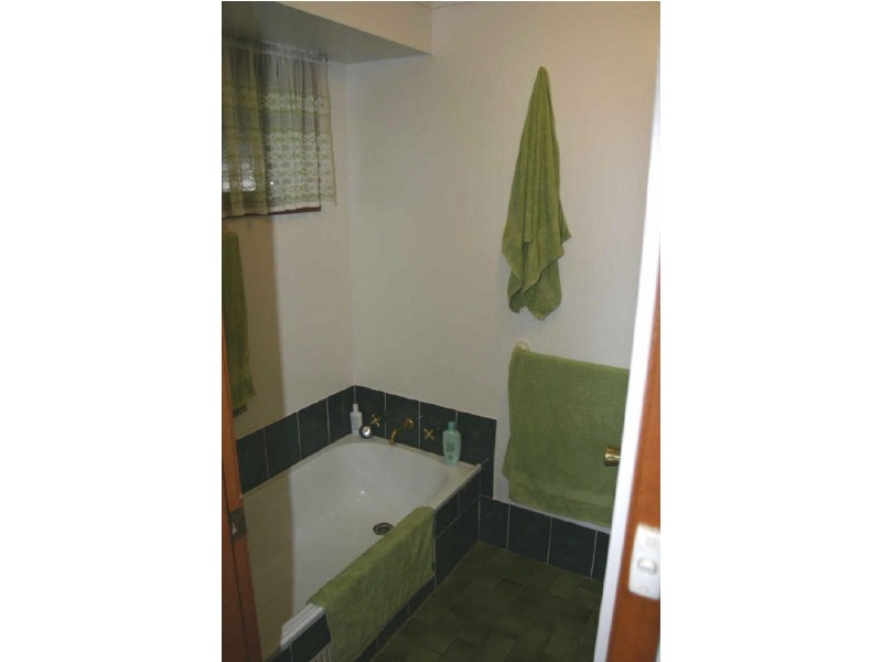 3 Lakeshore Parade, Sussex Inlet NSW 2540