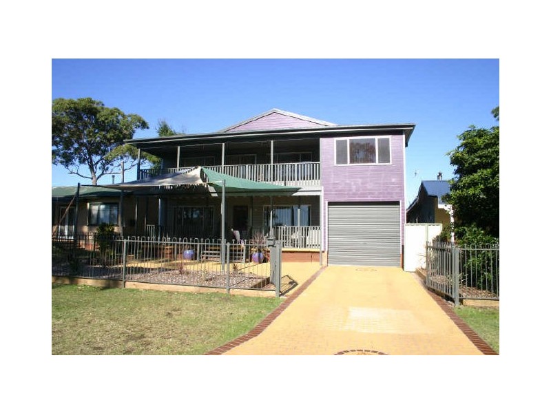 8 Ray Street, Sussex Inlet NSW 2540