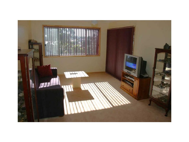 8 Ray Street, Sussex Inlet NSW 2540