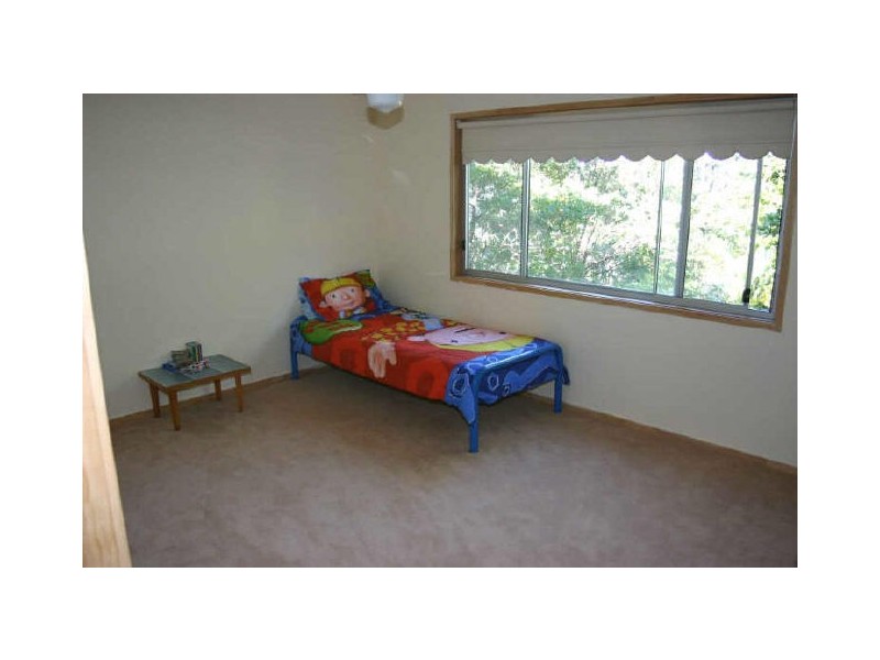 8 Ray Street, Sussex Inlet NSW 2540