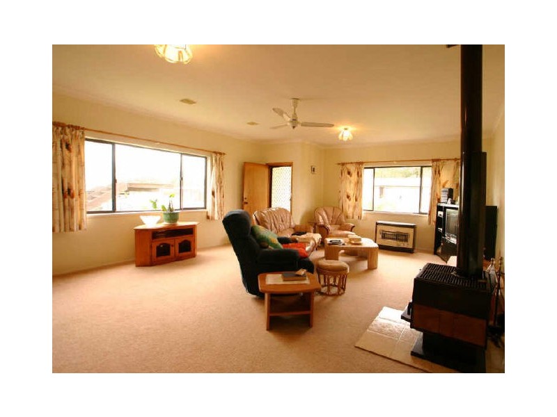 50 Glanville Road, Sussex Inlet NSW 2540