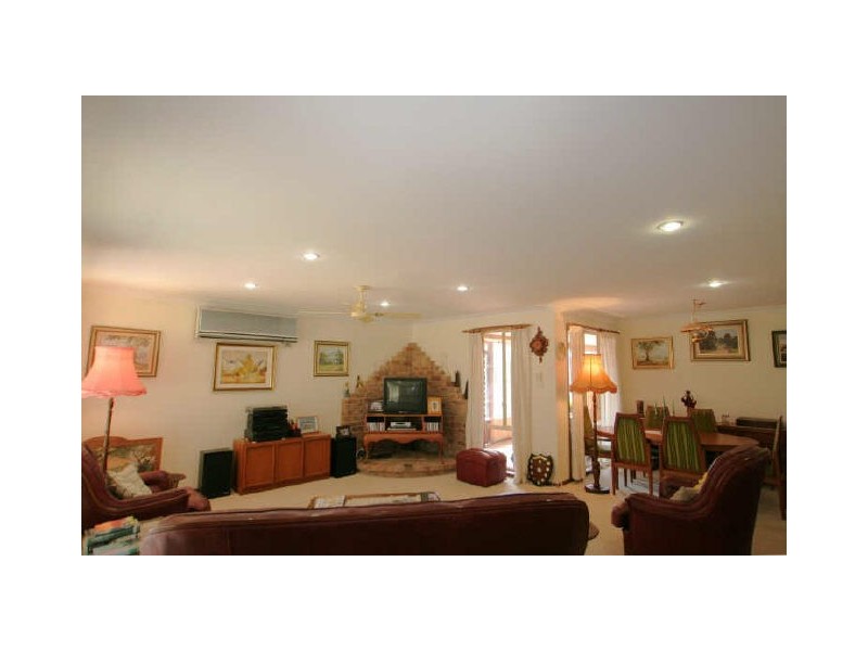 28 Glanville Road, Sussex Inlet NSW 2540