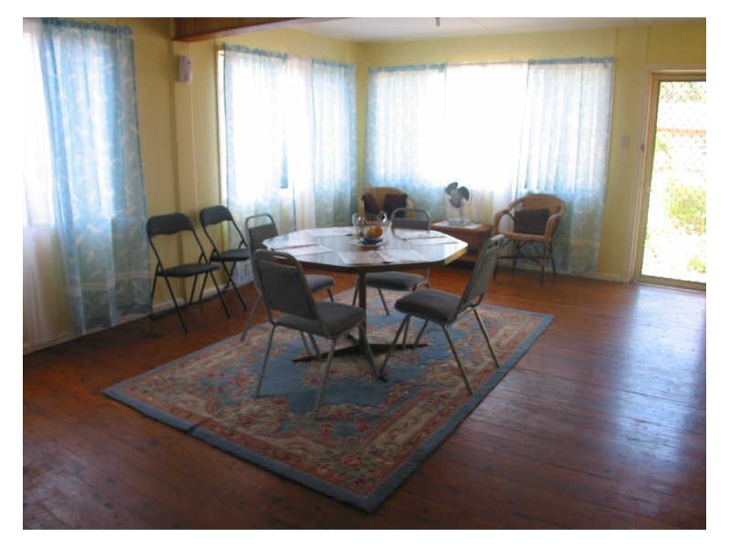 33 Ellmoos Avenue, Sussex Inlet NSW 2540