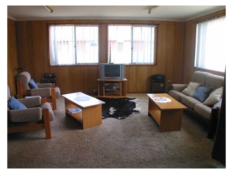 33 Ellmoos Avenue, Sussex Inlet NSW 2540