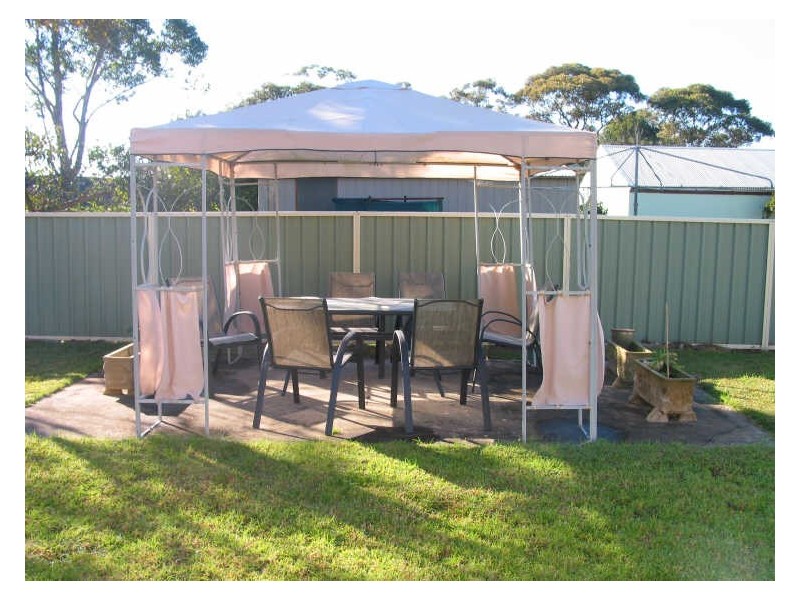 33 Ellmoos Avenue, Sussex Inlet NSW 2540