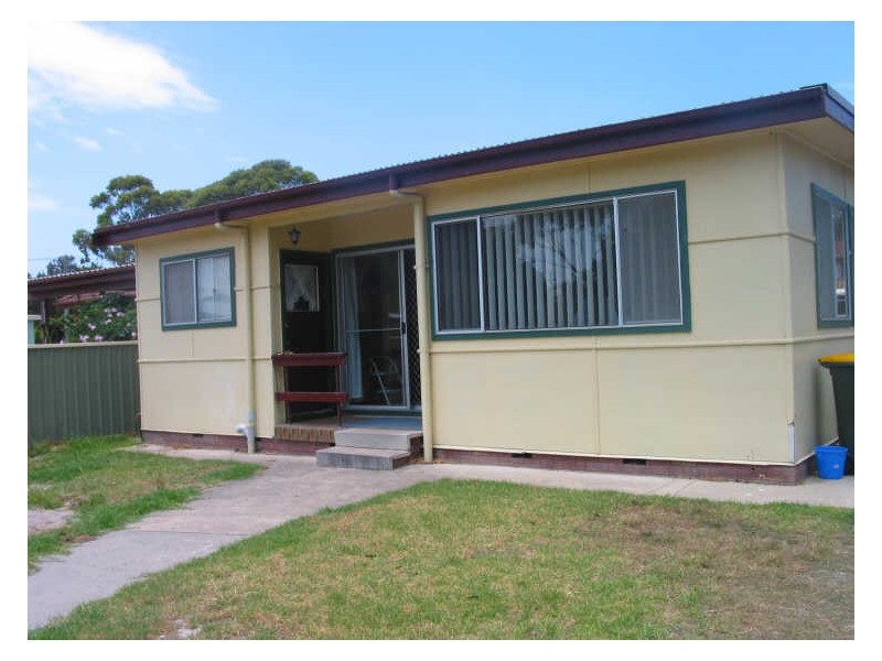 33 Ellmoos Avenue, Sussex Inlet NSW 2540