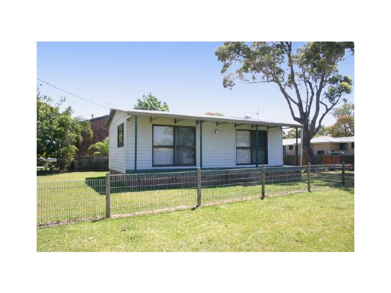 12 WUNDA AVE, Sussex Inlet NSW 2540