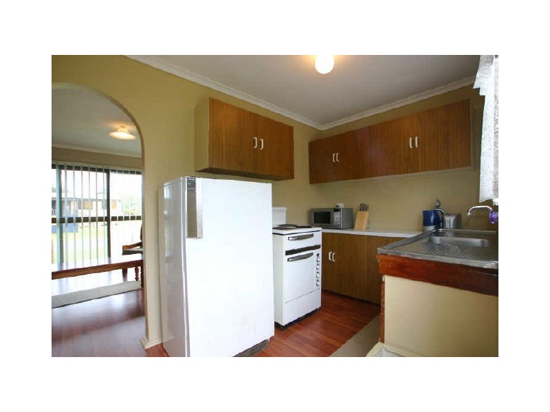 12 WUNDA AVE, Sussex Inlet NSW 2540
