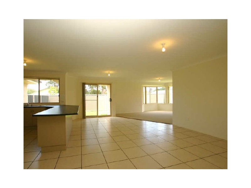 2 Glanville Road, Sussex Inlet NSW 2540