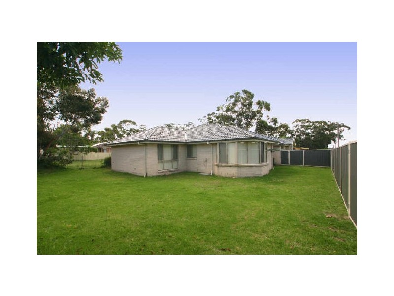 2 Glanville Road, Sussex Inlet NSW 2540