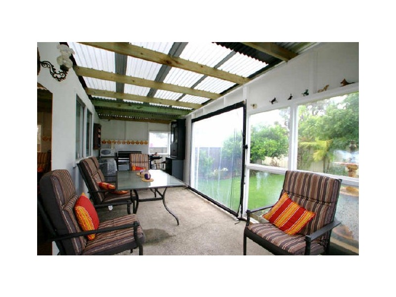 15 Lyons Road, Sussex Inlet NSW 2540