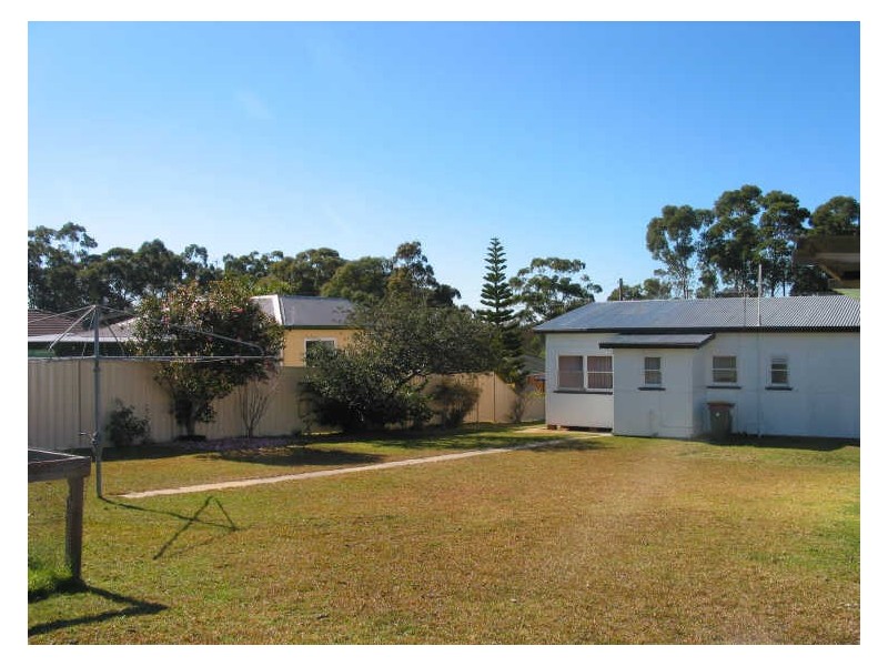 55 River Road, Sussex Inlet NSW 2540