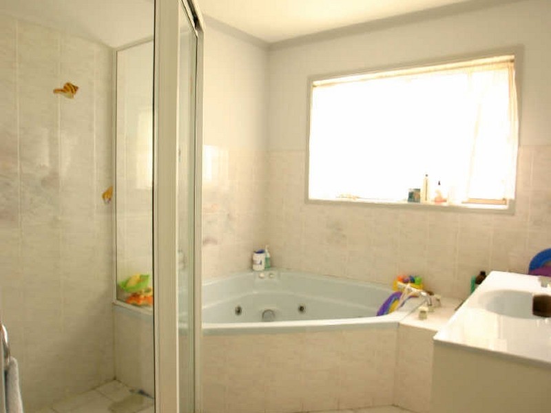 10 Corang Avenue, Sussex Inlet NSW 2540