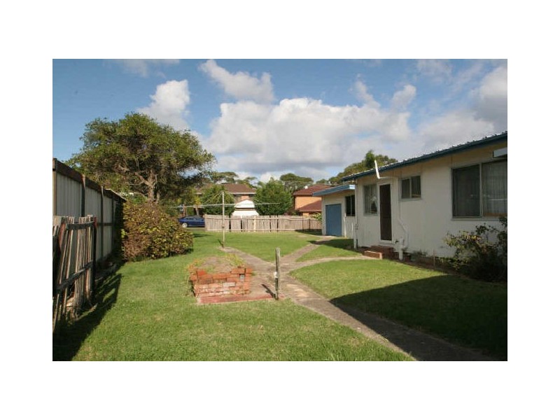 10 Lyons Road, Sussex Inlet NSW 2540