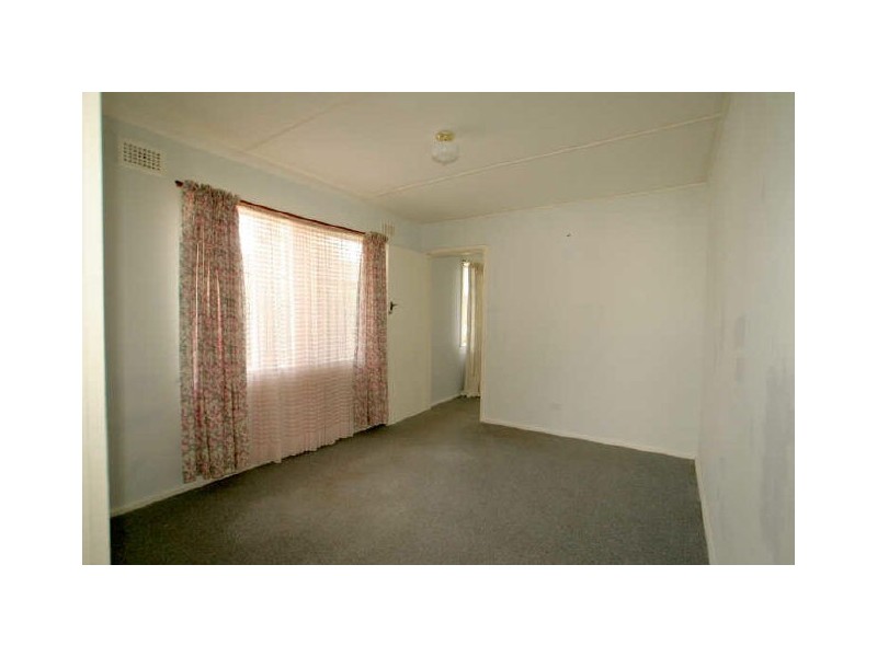 10 Lyons Road, Sussex Inlet NSW 2540