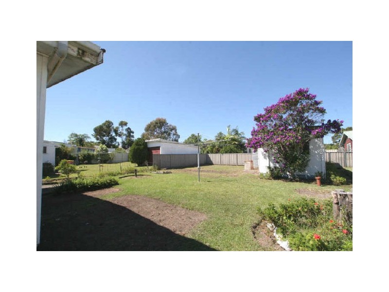 30 RAY ST, Sussex Inlet NSW 2540