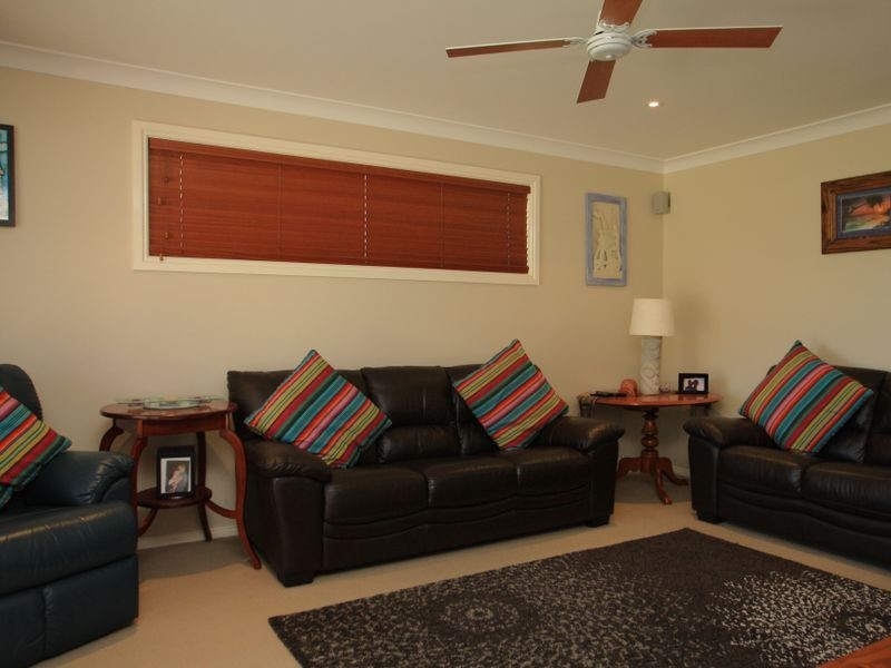 19 Surfway Avenue, Berrara NSW 2540