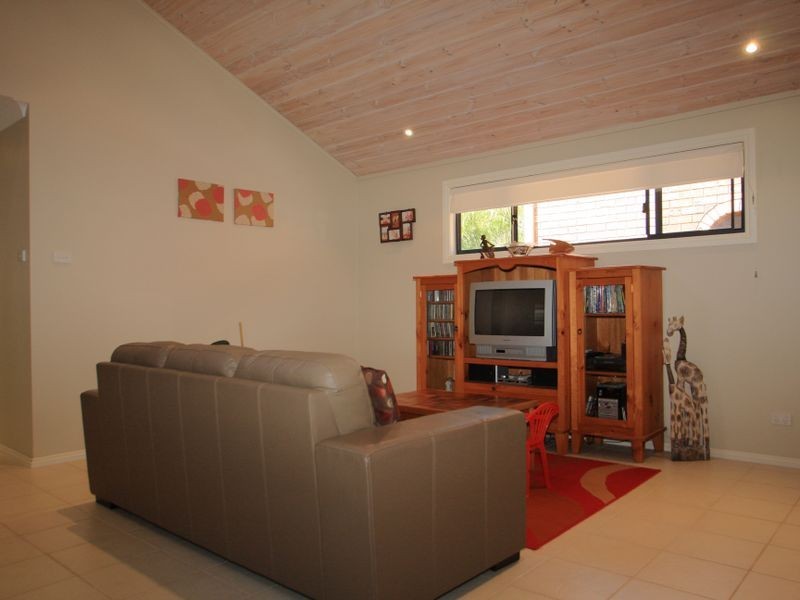 19 Surfway Avenue, Berrara NSW 2540