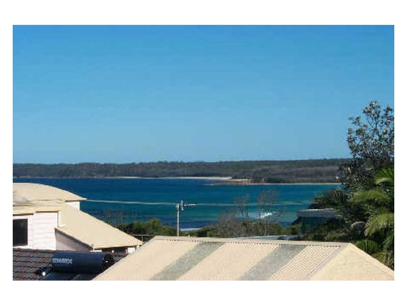 10 Surfway Avenue, Berrara NSW 2540