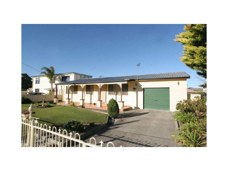 4 Beachcomber Avenue, Sussex Inlet NSW 2540