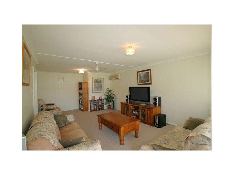 4 Beachcomber Avenue, Sussex Inlet NSW 2540
