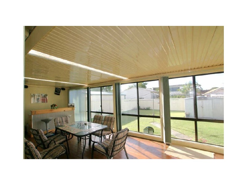 4 Beachcomber Avenue, Sussex Inlet NSW 2540