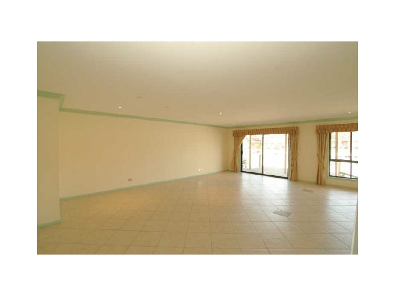 32 Whimbrel Drive, Sussex Inlet NSW 2540