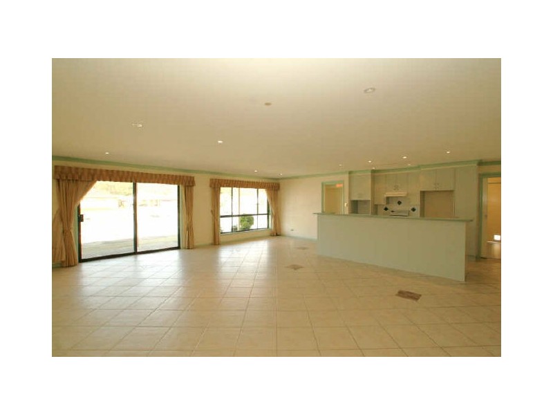 32 Whimbrel Drive, Sussex Inlet NSW 2540