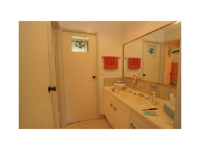 8 Blue Mist Close, Sussex Inlet NSW 2540