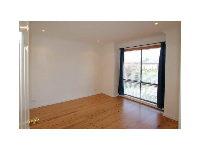 9 Greentree Avenue, Sussex Inlet NSW 2540