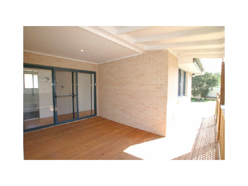 9 Greentree Avenue, Sussex Inlet NSW 2540