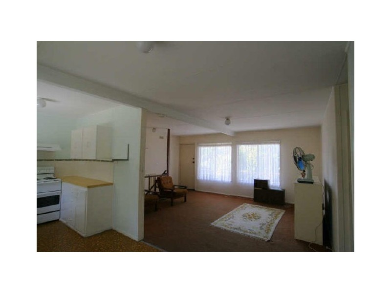 9 Government Road, Sussex Inlet NSW 2540