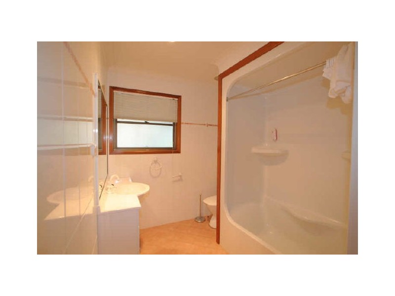136 River Road, Sussex Inlet NSW 2540