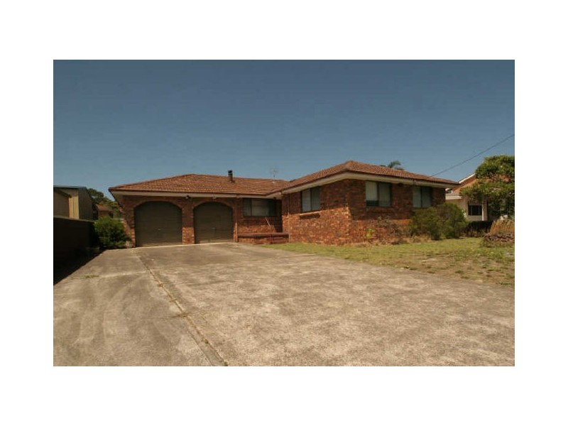 2 LAKEHAVEN DR, Sussex Inlet NSW 2540