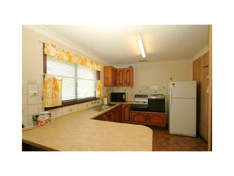 2 LAKEHAVEN DR, Sussex Inlet NSW 2540