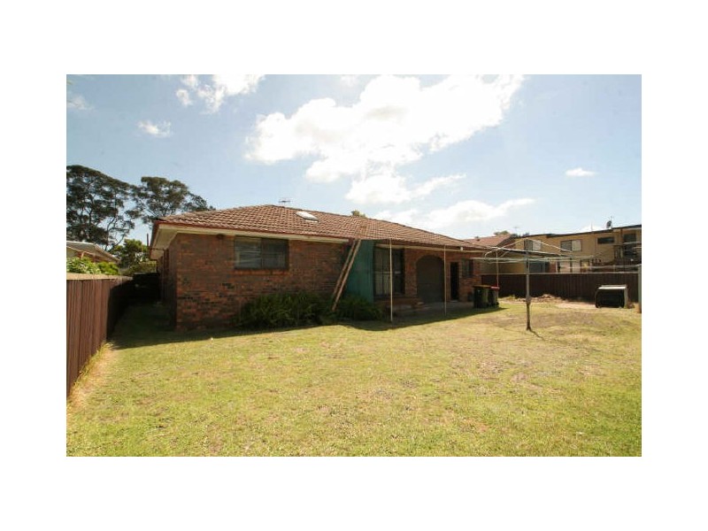 2 LAKEHAVEN DR, Sussex Inlet NSW 2540